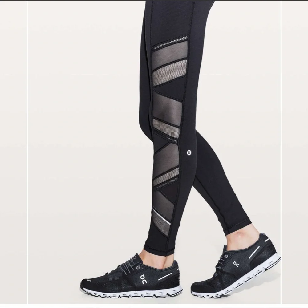 Lululemon speed up tight mesh 28” size 6 - Picture 5 of 11